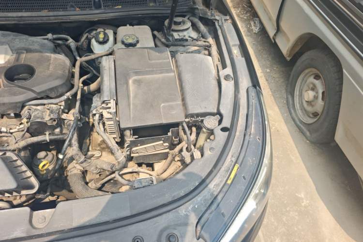 Used Buick LaCrosse 2013 2.4L SIDI Luxury Comfort Edition Engine Bay Left
