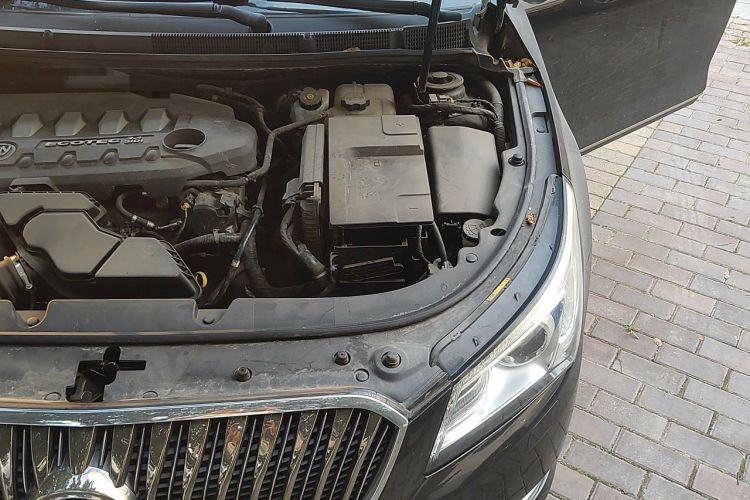 Used Buick LaCrosse 2013 2.4L SIDI Luxury Comfort Edition Engine Bay Left