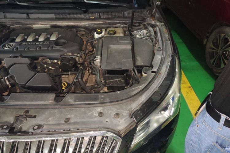 Used Buick LaCrosse 2013 2.4L SIDI Leading Comfort Version Engine Bay Left