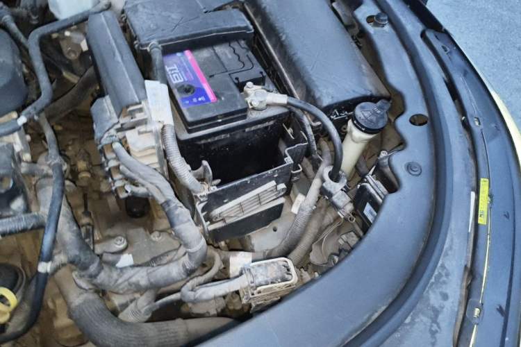 Used Buick LaCrosse 2013 2.4L SIDI Elite Comfort Version Engine Bay Left