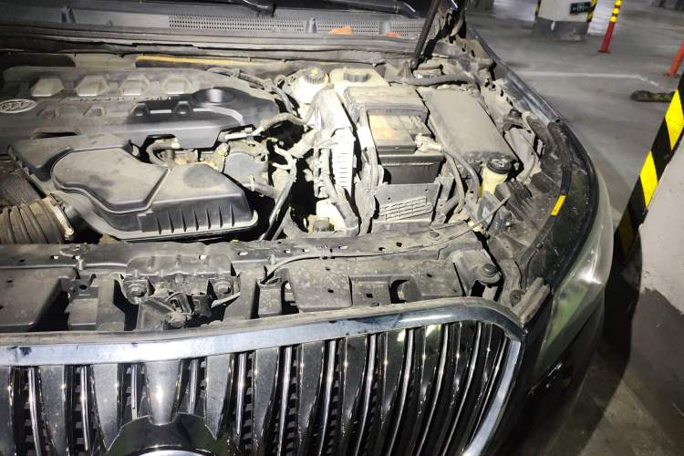 Used Buick LaCrosse 2013 2.4L SIDI Luxury Comfort Edition Engine Bay Left