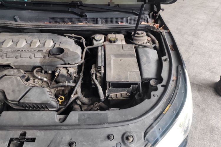 Used Buick LaCrosse 2013 2.4L SIDI Elite Comfort Version Engine Bay Left