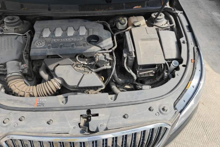 Used Buick LaCrosse 2013 2.4L SIDI Elite Comfort Version Engine Bay Left