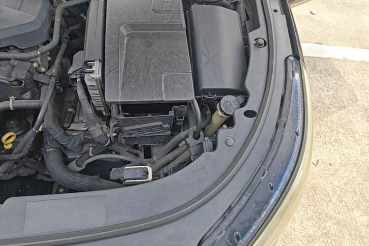Used Buick LaCrosse 2013 2.4L SIDI Leading Comfort Version Engine Bay Left