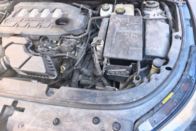 Used Buick LaCrosse 2013 2.4L SIDI Leading Comfort Version Engine Bay Left