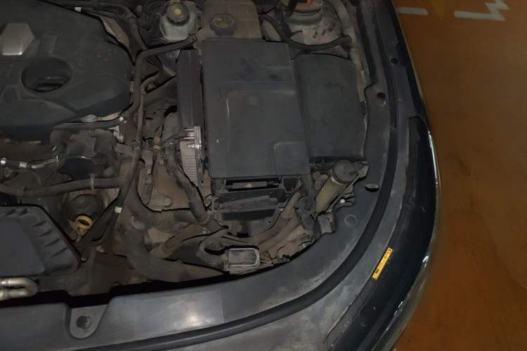 Used Buick LaCrosse 2013 2.4L SIDI Elite Comfort Version Engine Bay Left