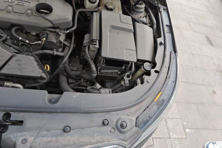 Used Buick LaCrosse 2013 2.4L SIDI Elite Comfort Version Engine Bay Left