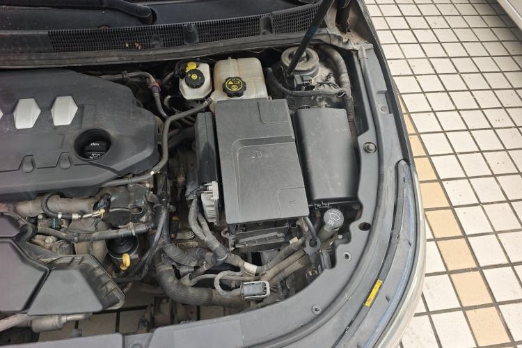 Used Buick LaCrosse 2013 2.4L SIDI Luxury Comfort Edition Engine Bay Left