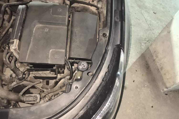 Used Buick LaCrosse 2013 2.4L SIDI Leading Comfort Version Engine Bay Left