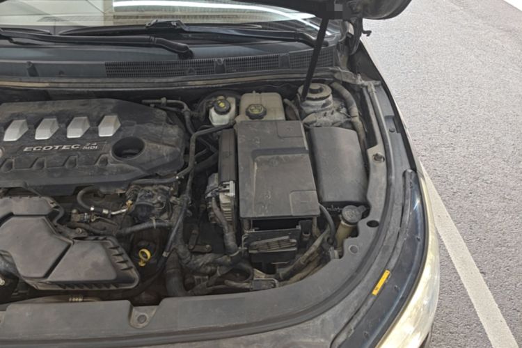 Used Buick LaCrosse 2013 2.4L SIDI Elite Comfort Version Engine Bay Left