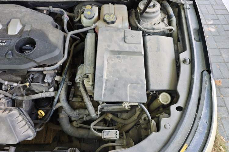 Used Buick LaCrosse 2013 2.0T SIDI Elite Tech Version Engine Bay Left