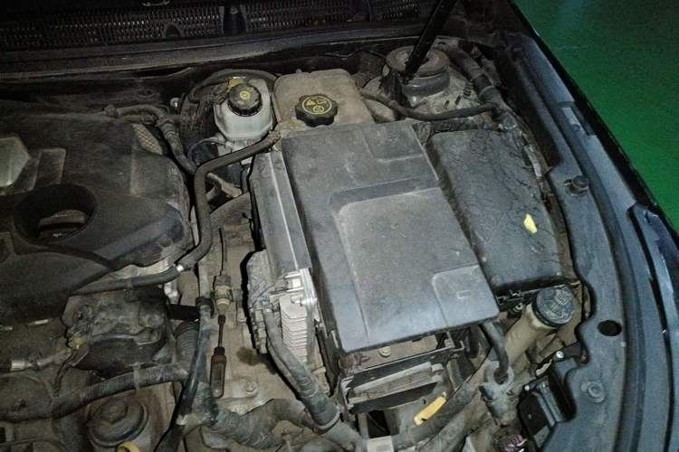 Used Buick LaCrosse 2013 2.4L SIDI Leading Comfort Version Engine Bay Left
