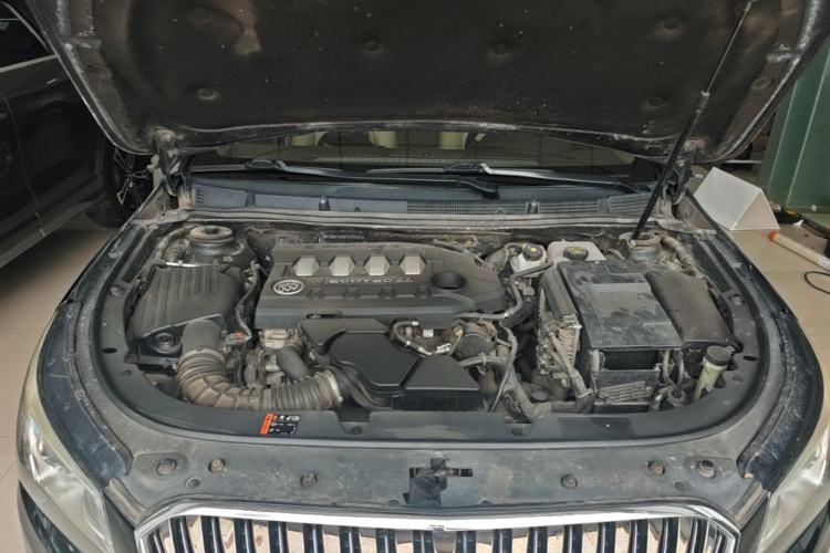 Used Buick LaCrosse 2013 2.4L SIDI Leading Comfort Version Engine Bay
