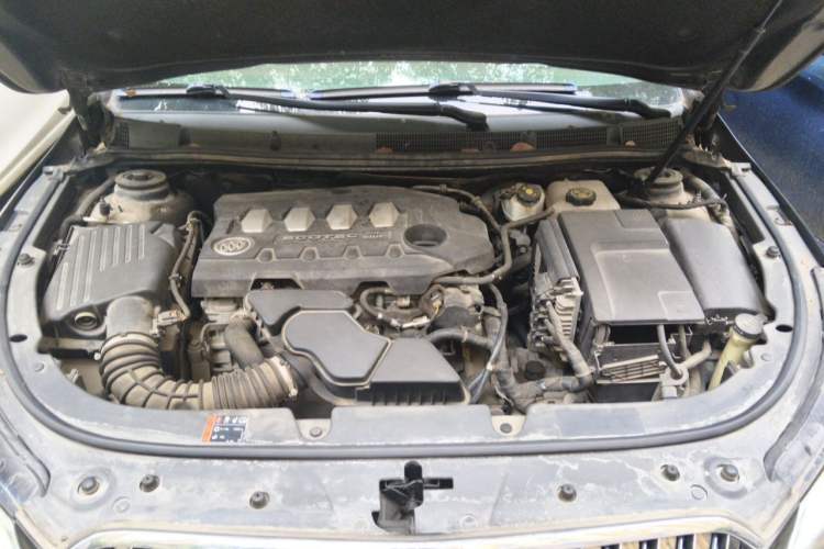 Used Buick LaCrosse 2013 2.4L SIDI Leading Comfort Version Engine Bay