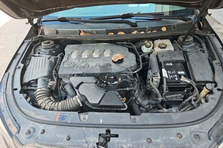Used Buick LaCrosse 2013 2.4L SIDI Leading Comfort Version Engine Bay