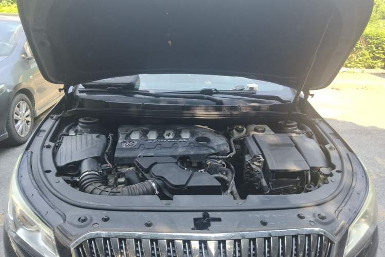 Used Buick LaCrosse 2013 2.4L SIDI Leading Comfort Version Engine Bay