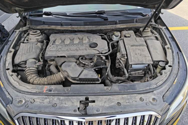 Used Buick LaCrosse 2013 2.4L SIDI Leading Comfort Version Engine Bay