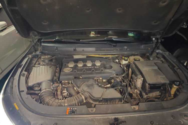 Used Buick LaCrosse 2013 2.4L SIDI Elite Comfort Version Engine Bay