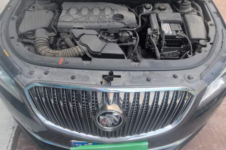 Used Buick LaCrosse 2013 2.4L SIDI Leading Comfort Version Engine Bay