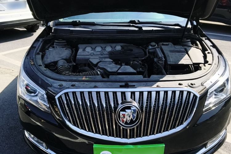 Used Buick LaCrosse 2013 2.4L SIDI Leading Comfort Version Engine Bay