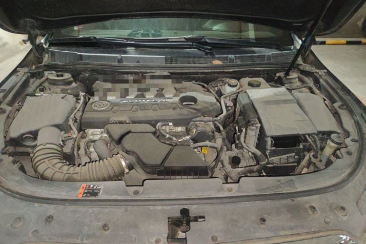 Used Buick LaCrosse 2013 2.4L SIDI Elite Comfort Version Engine Bay