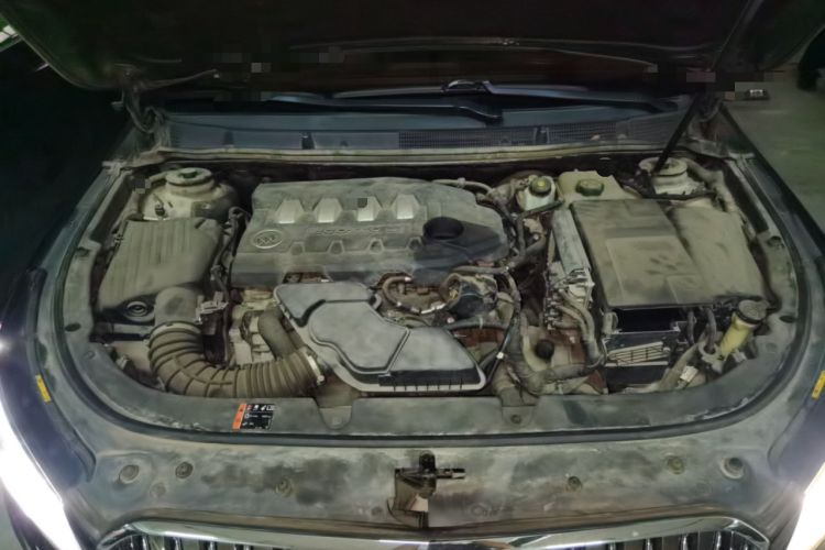 Used Buick LaCrosse 2013 2.4L SIDI Elite Comfort Version Engine Bay