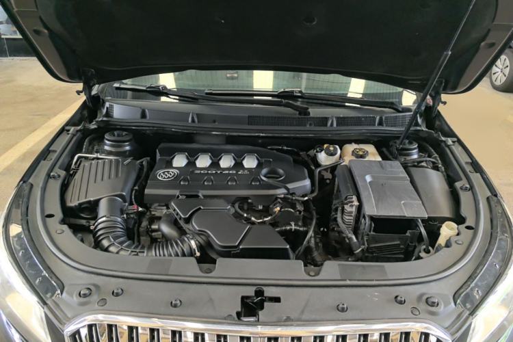 Used Buick LaCrosse 2013 2.4L SIDI Leading Comfort Version Engine Bay