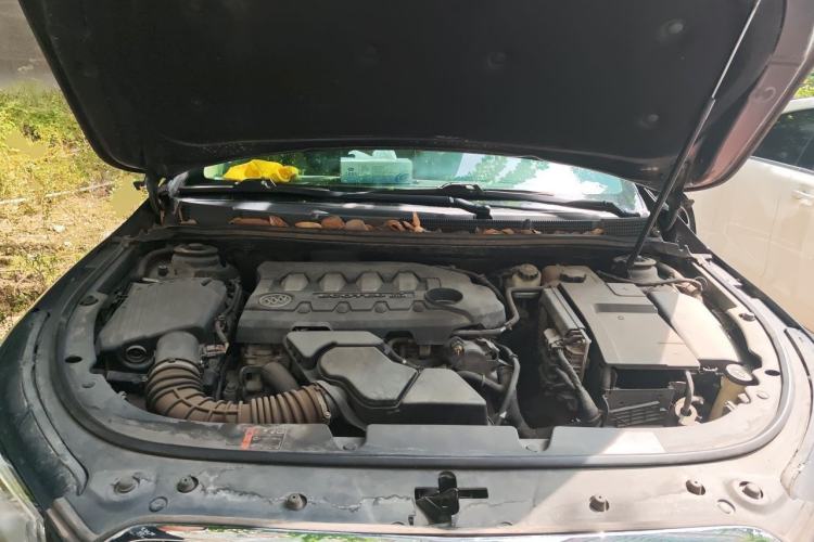 Used Buick LaCrosse 2013 2.4L SIDI Leading Comfort Version Engine Bay
