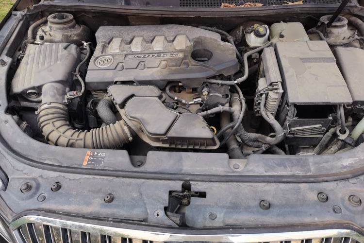 Used Buick LaCrosse 2013 2.4L SIDI Leading Comfort Version Engine Bay