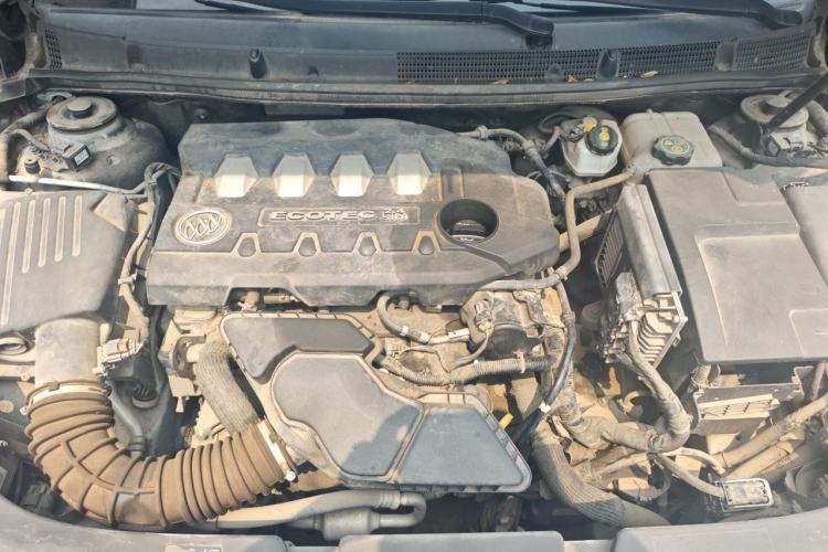 Used Buick LaCrosse 2013 2.4L SIDI Luxury Comfort Edition Engine Bay