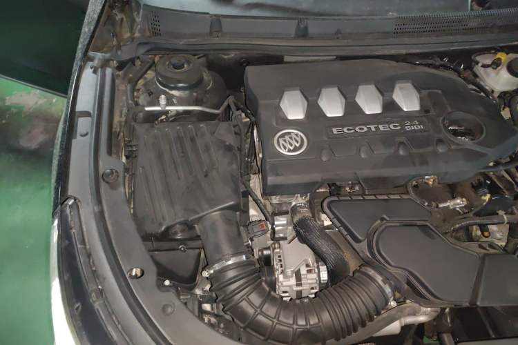 Used Buick LaCrosse 2013 2.4L SIDI Luxury Comfort Edition Engine Bay Right