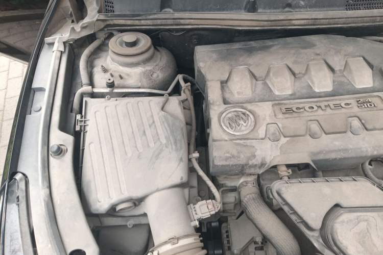 Used Buick LaCrosse 2013 2.4L SIDI Elite Comfort Version Engine Bay Right
