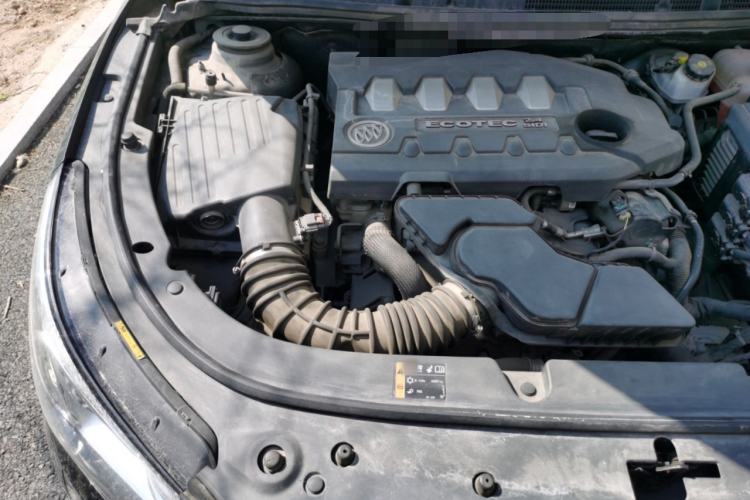 Used Buick LaCrosse 2013 2.4L SIDI Elite Comfort Version Engine Bay Right