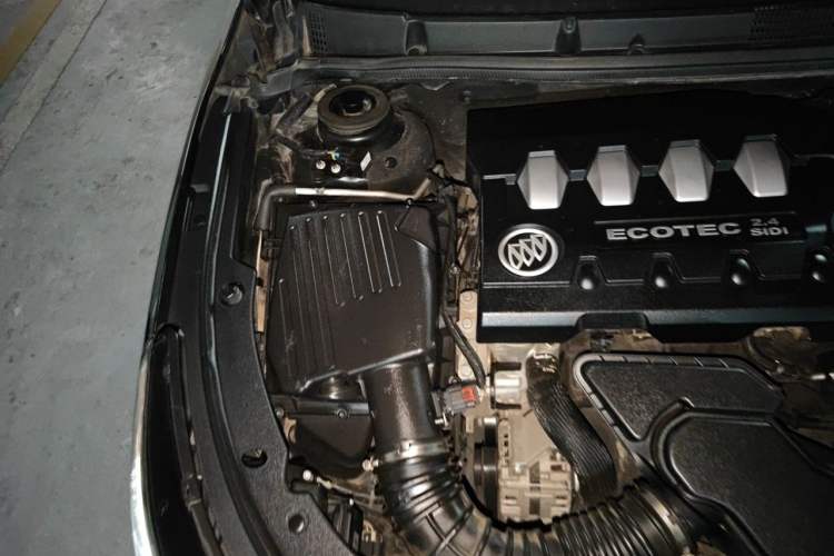 Used Buick LaCrosse 2013 2.4L SIDI Luxury Comfort Edition Engine Bay Right