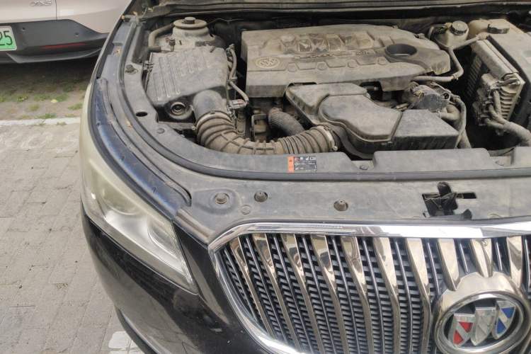 Used Buick LaCrosse 2013 2.4L SIDI Elite Comfort Version Engine Bay Right