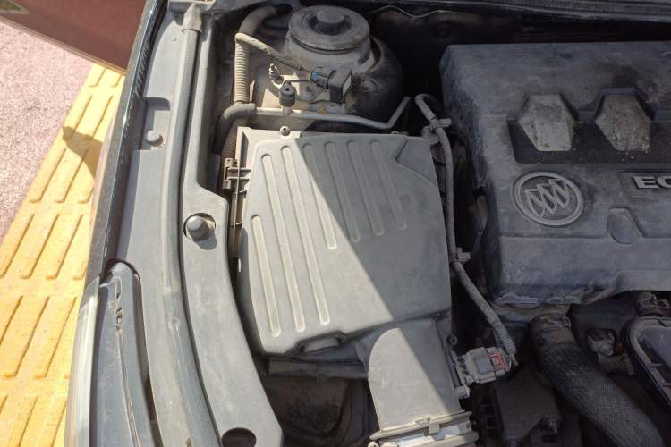 Used Buick LaCrosse 2013 2.4L SIDI Luxury Comfort Edition Engine Bay Right