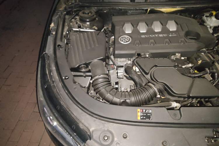 Used Buick LaCrosse 2013 2.4L SIDI Elite Comfort Version Engine Bay Right