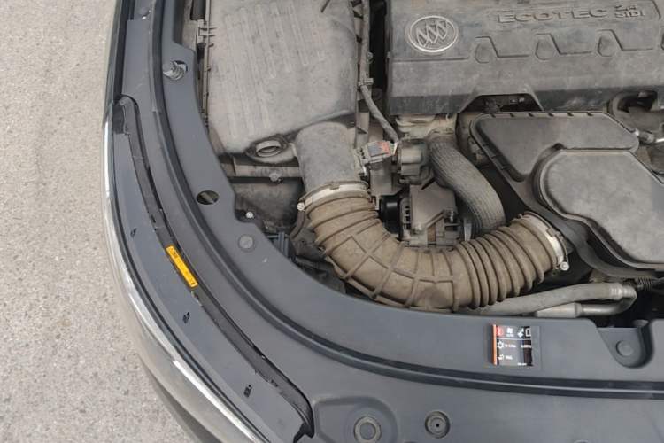 Used Buick LaCrosse 2013 2.4L SIDI Leading Comfort Version Engine Bay Right