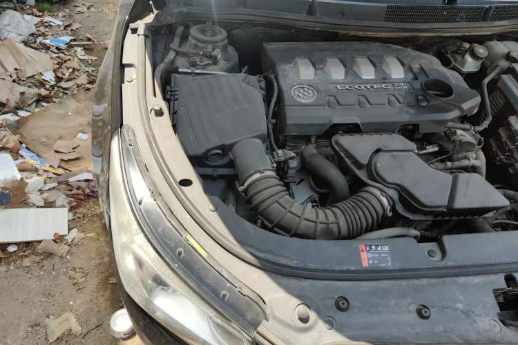 Used Buick LaCrosse 2013 2.4L SIDI Luxury Comfort Edition Engine Bay Right
