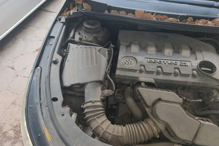 Used Buick LaCrosse 2013 2.4L SIDI Elite Comfort Version Engine Bay Right
