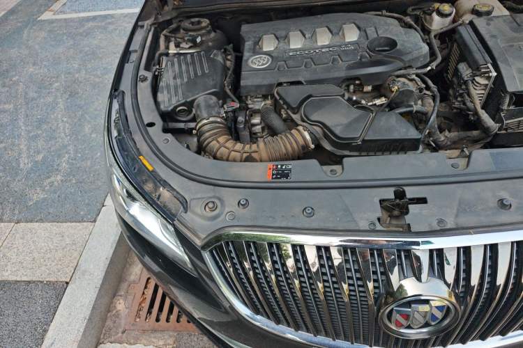 Used Buick LaCrosse 2013 2.4L SIDI Luxury Comfort Edition Engine Bay Right