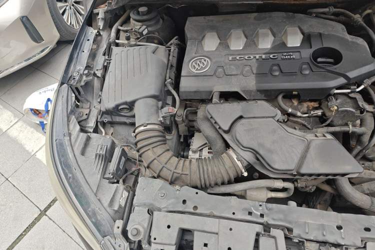 Used Buick LaCrosse 2013 2.4L SIDI Luxury Comfort Edition Engine Bay Right