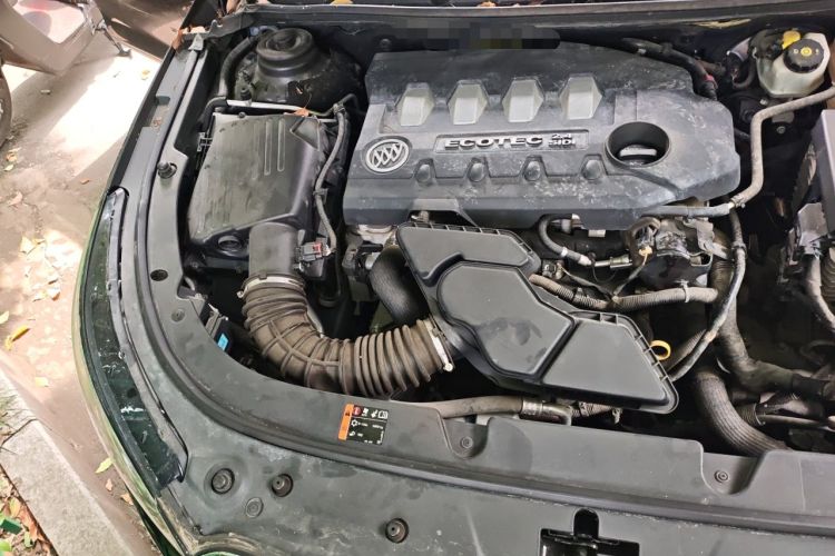 Used Buick LaCrosse 2013 2.4L SIDI Leading Comfort Version Engine Bay Right