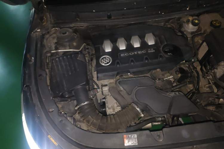 Used Buick LaCrosse 2013 2.4L SIDI Elite Comfort Version Engine Bay Right
