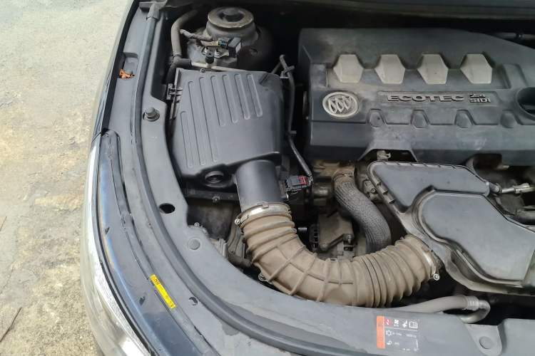 Used Buick LaCrosse 2013 2.4L SIDI Luxury Comfort Edition Engine Bay Right