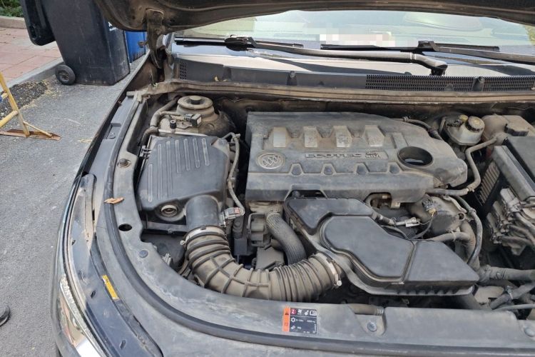 Used Buick LaCrosse 2013 2.4L SIDI Luxury Comfort Edition Engine Bay Right