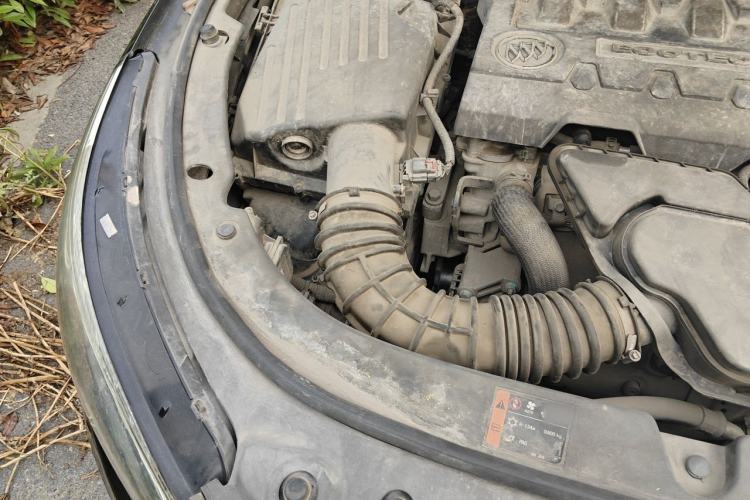Used Buick LaCrosse 2013 2.4L SIDI Elite Comfort Version Engine Bay Right