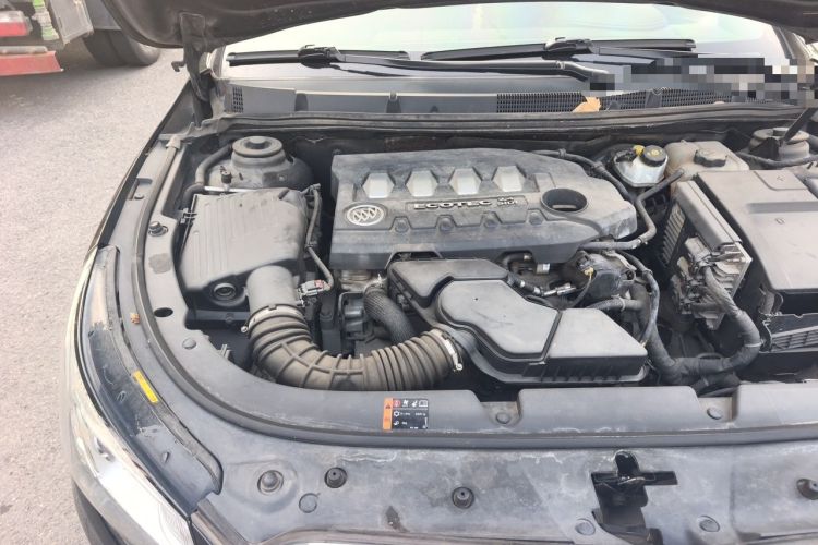 Used Buick LaCrosse 2013 2.4L SIDI Elite Comfort Version Engine Bay Right