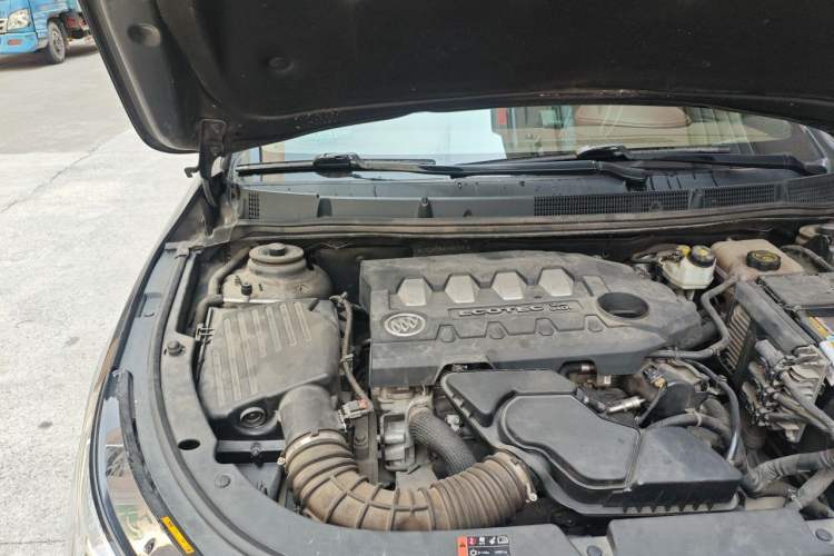 Used Buick LaCrosse 2013 2.4L SIDI Elite Comfort Version Engine Bay Right