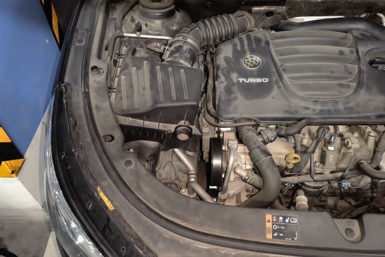 Used Buick LaCrosse 2013 2.0T SIDI Elite Tech Version Engine Bay Right